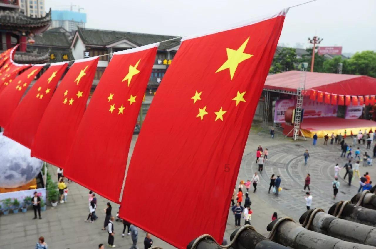 教师有资格开除学生吗？